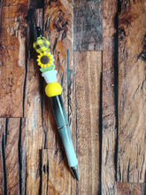 Load image into Gallery viewer, Beaded pens