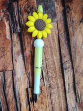 Load image into Gallery viewer, Beaded pens