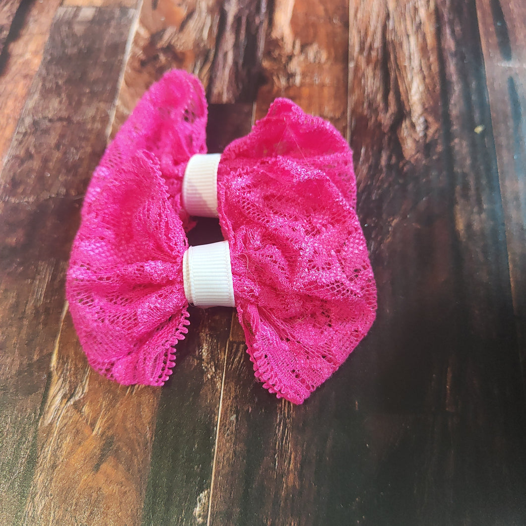 Hot pink pigtail lace bows