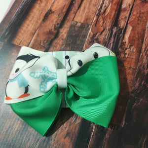 Twist penguin bow