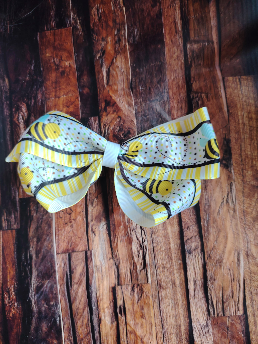 Large bee bow