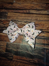 Load image into Gallery viewer, Bats Large bow
