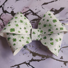 Load image into Gallery viewer, Lucky clover bow
