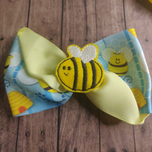 Load image into Gallery viewer, Bee Feltie Bow
