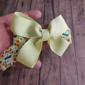 Sunflower square tailed boutique bow