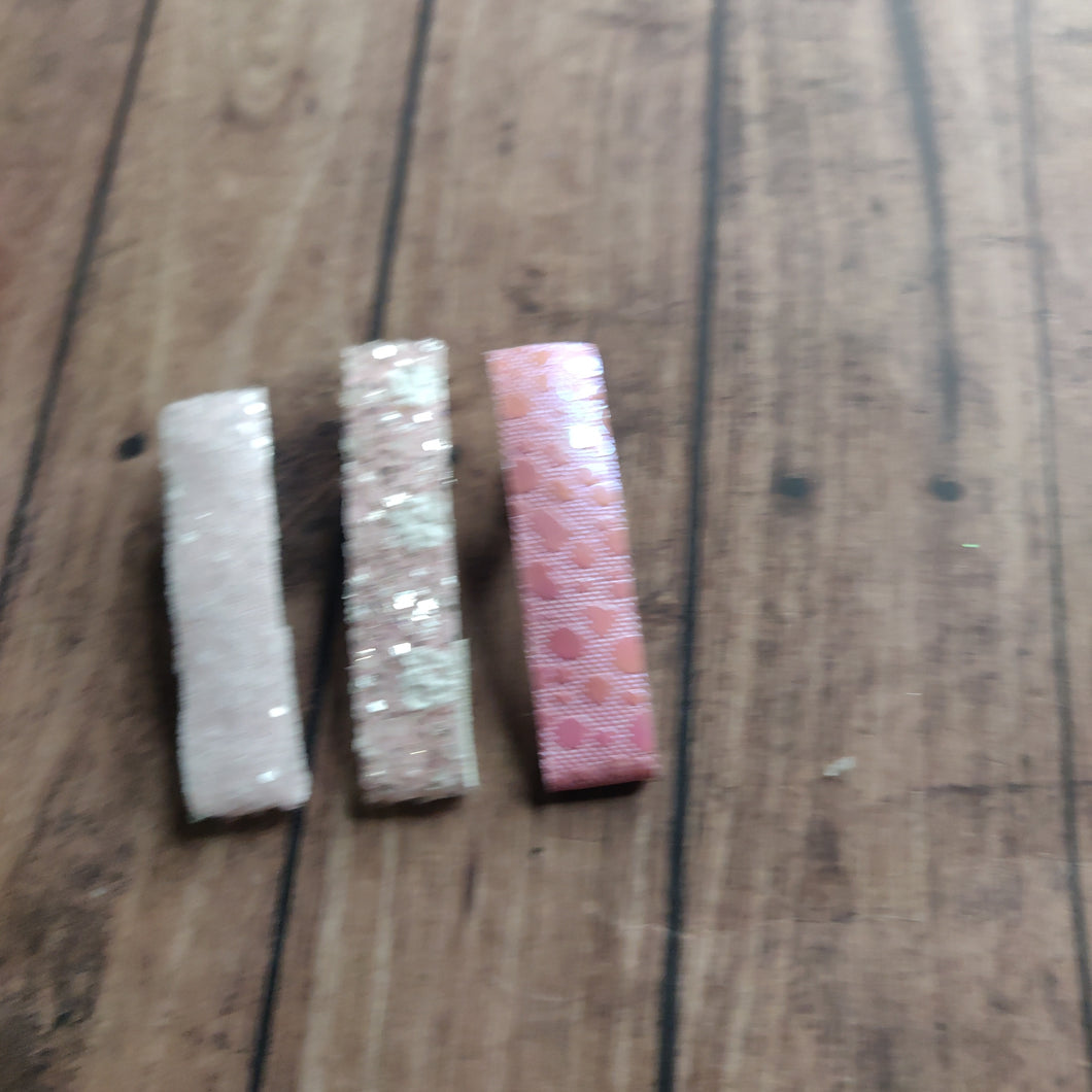 pink fringe clips