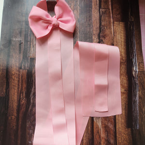 pink bow holder