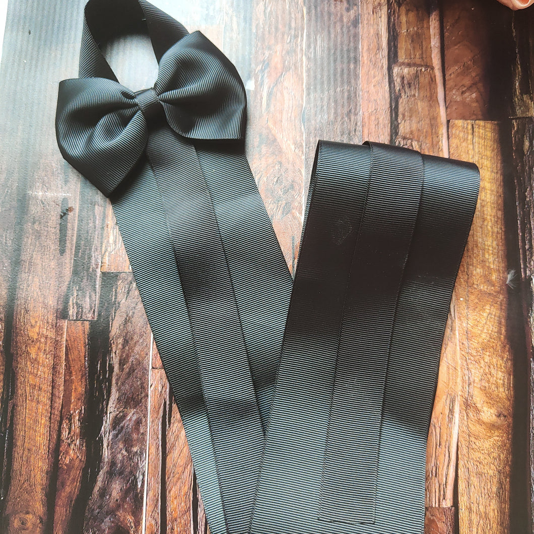 Black Bow Holder