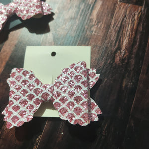 pink mermaid scale bow