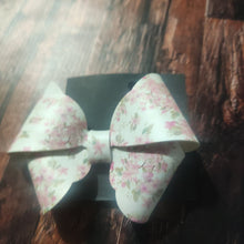 Load image into Gallery viewer, pink floral bow
